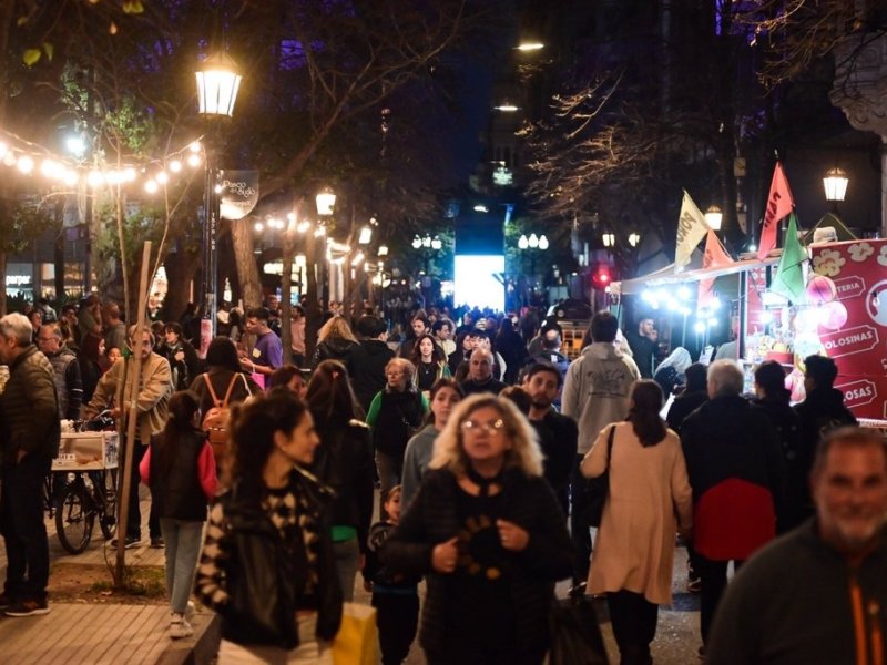 Rosario tuvo una exitosa Noche de Peatonales