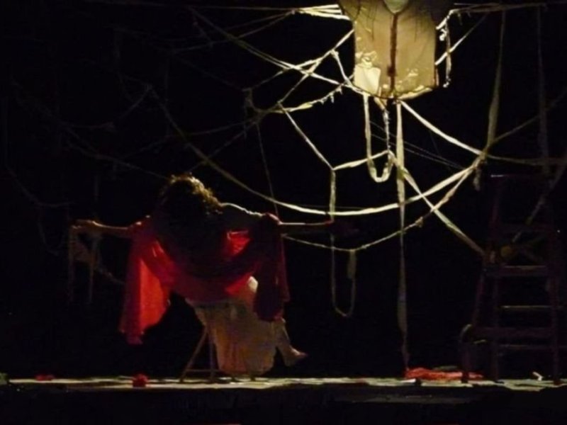 «Me amé, no me di cuenta»: un viaje teatral a través de la memoria