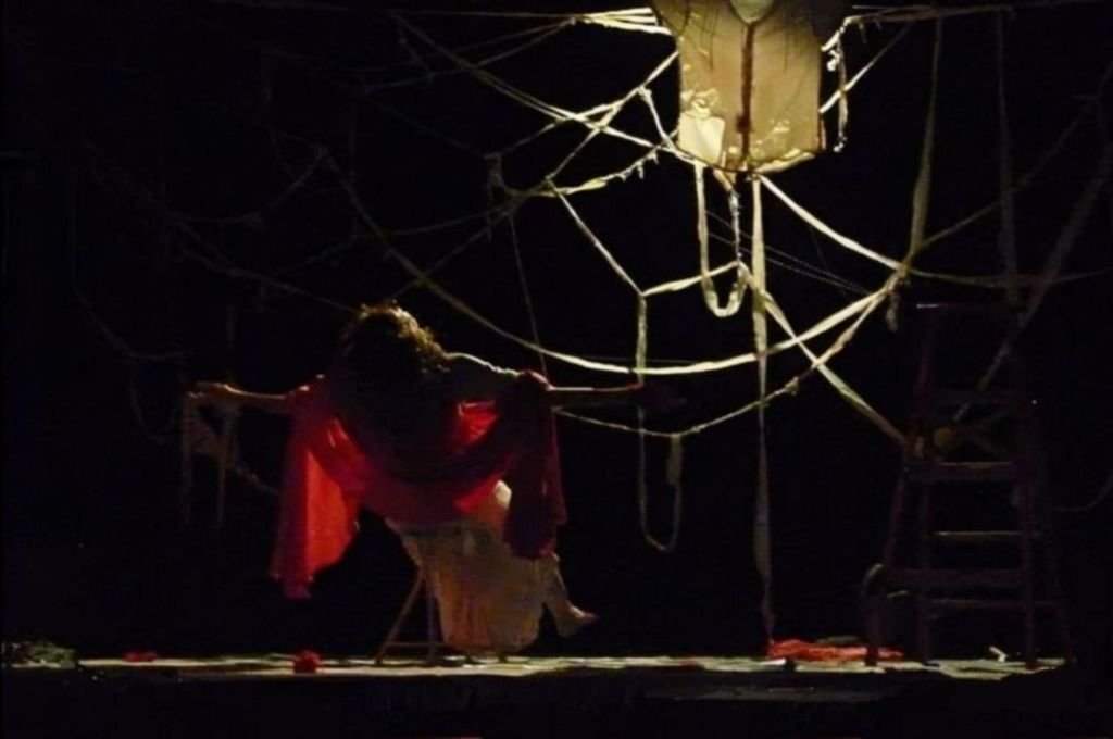 «Me amé, no me di cuenta»: un viaje teatral a través de la memoria