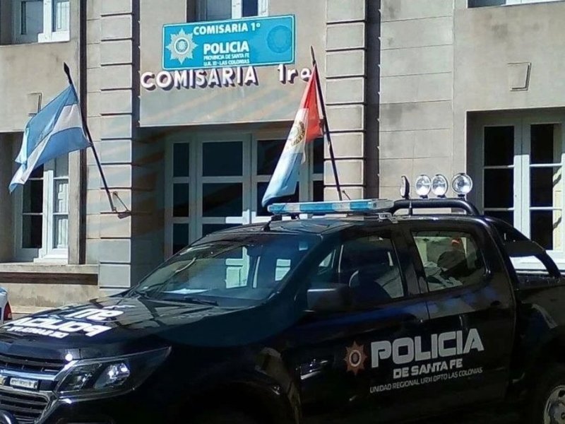 Sexo en el calabozo: escándalo en la comisaría de Esperanza