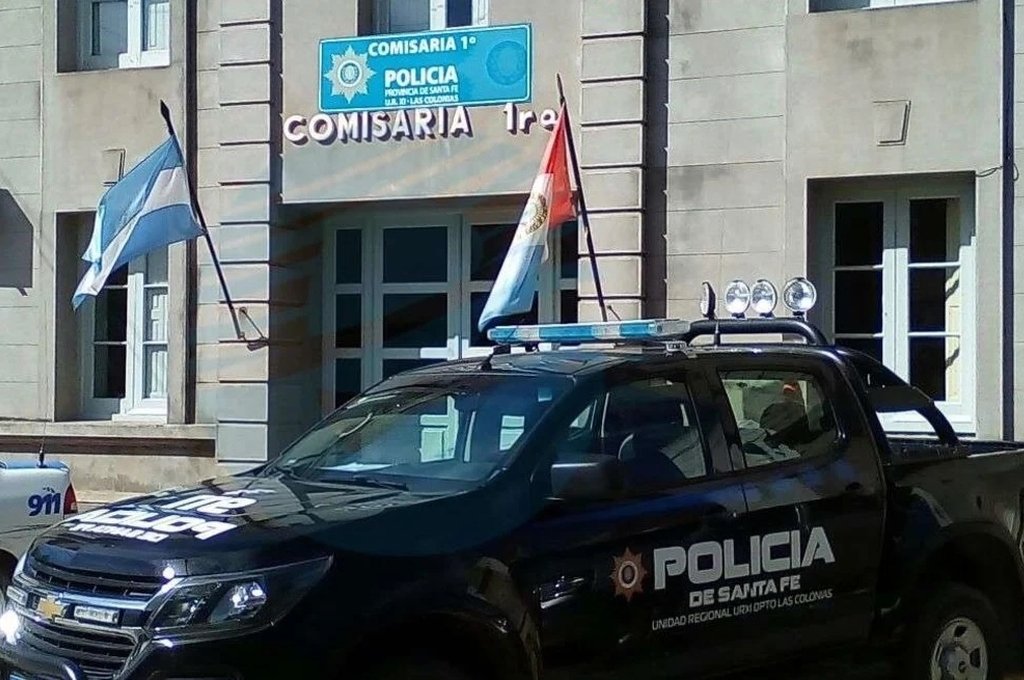 Sexo en el calabozo: escándalo en la comisaría de Esperanza