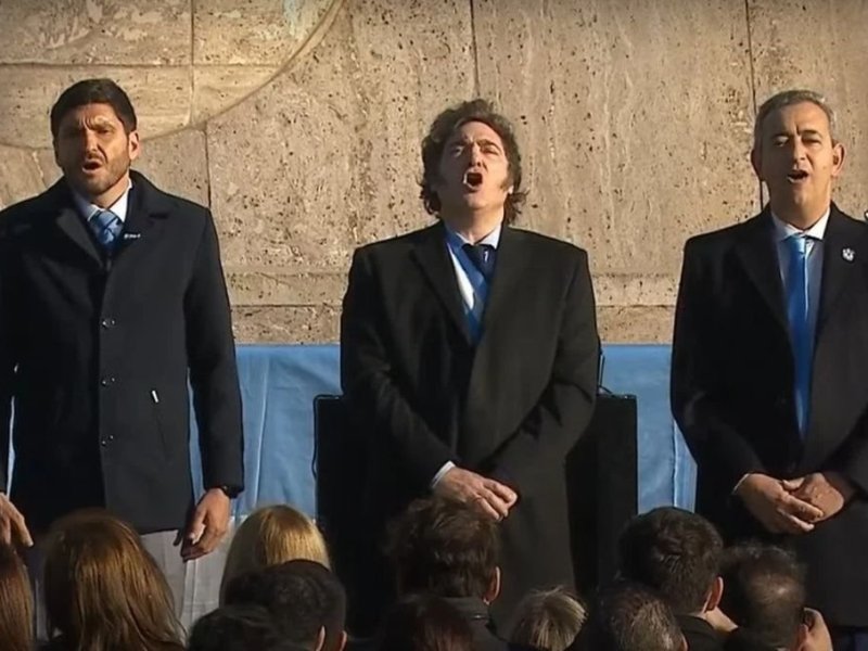 Milei y su Gabinete encabezan en Rosario el acto por el Día de la Bandera