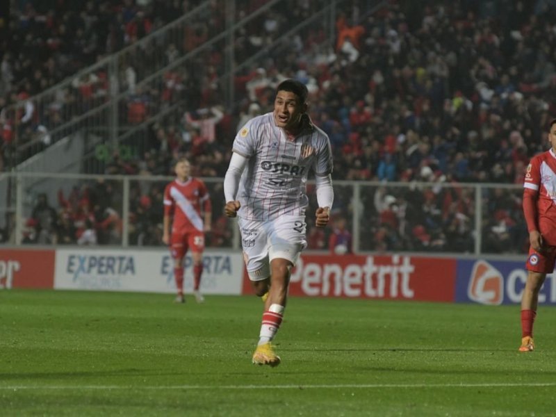 Unión goleó 3 a 0 a Argentinos: en el césped…, hace rato que está desinhibido