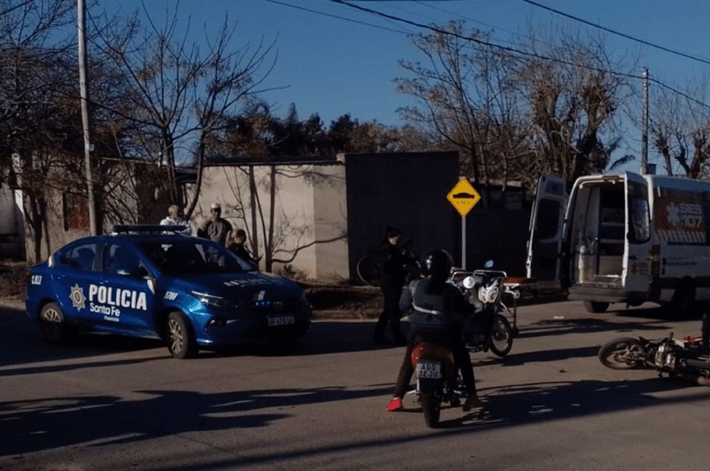 Una moto chocó con una camioneta y una beba de un año sufrió una grave fractura
