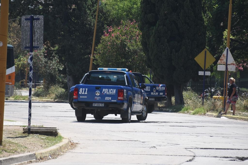 Rosario: una pelea entre vecinos terminó con un hombre internado en estado crítico
