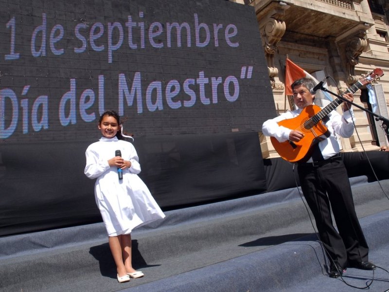 Día del Maestro: celebraciones, homenajes y esa «seño» que jamás se olvidará