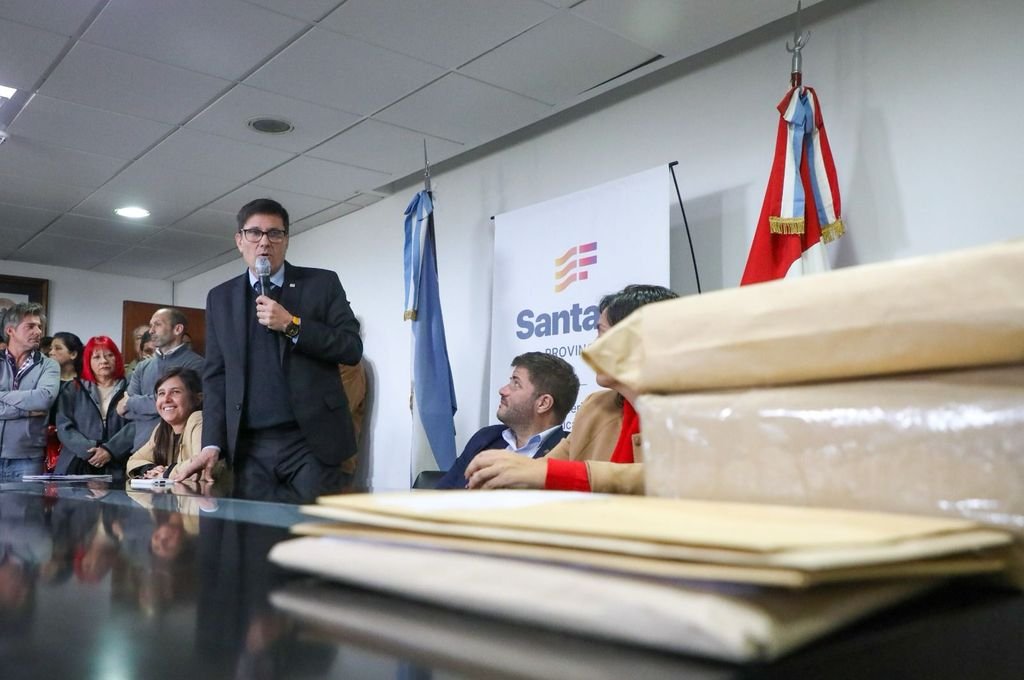 Licitaciones: Santa Fe apuesta por pliegos gratis