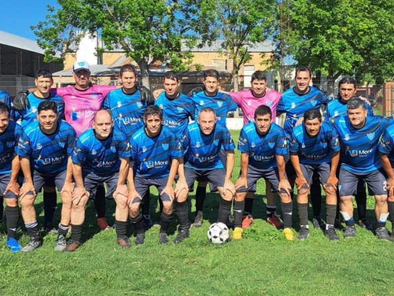 En Primera, La Pepita de Coronda alcanzó la punta y hubo dos grandes goleadas