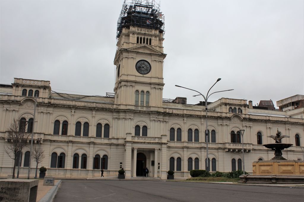 El gobierno convocó a los gremios docentes por fuera de las paritarias