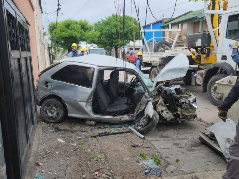Rafaela: un cantante de cumbia santafesina resultó gravemente herido tras chocar con su auto