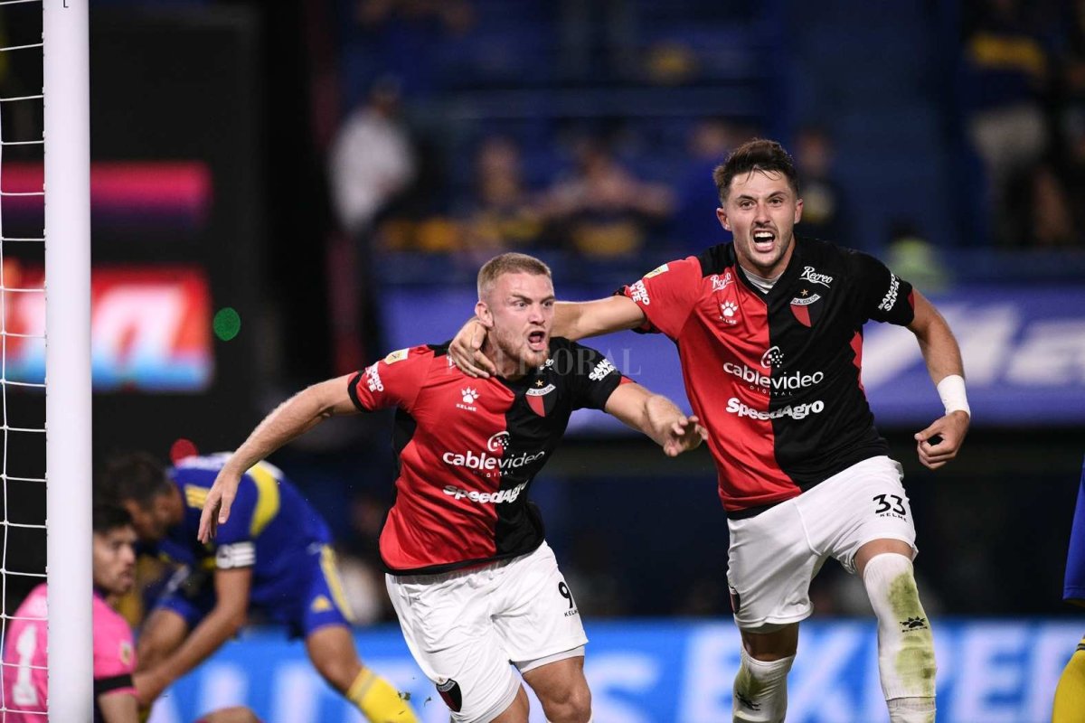«Pulga» inventó un castillo en la arena para Colón