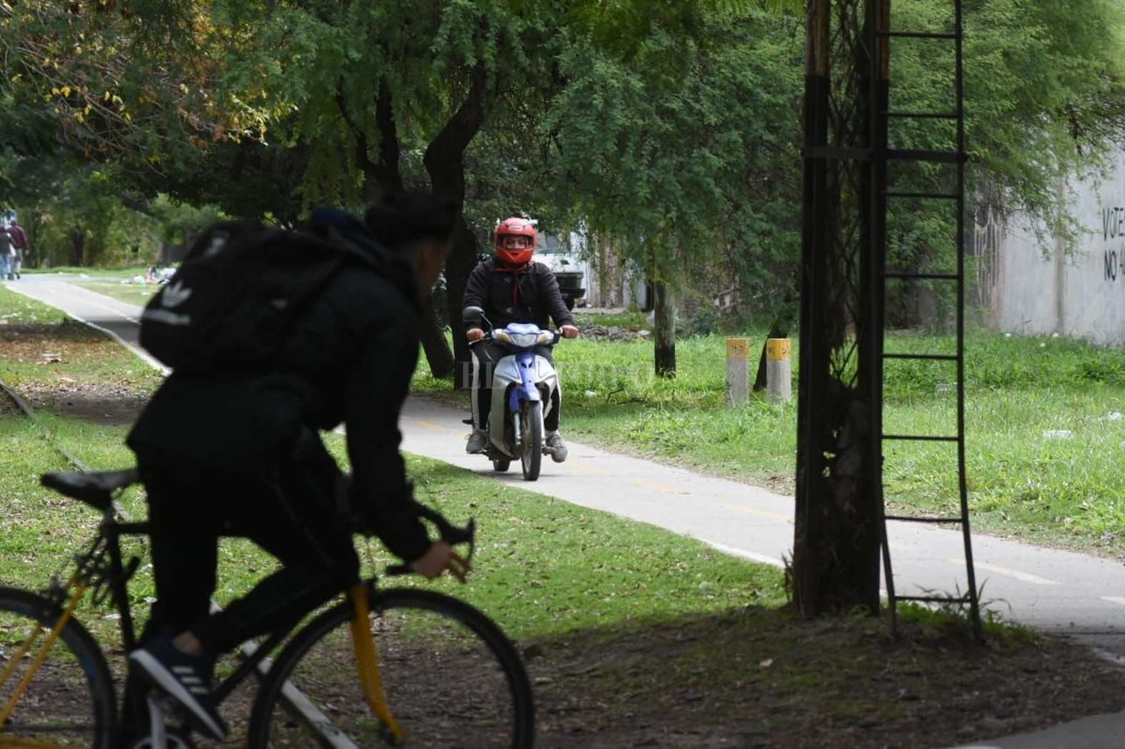 Motos en las ciclovias de la ciudad
