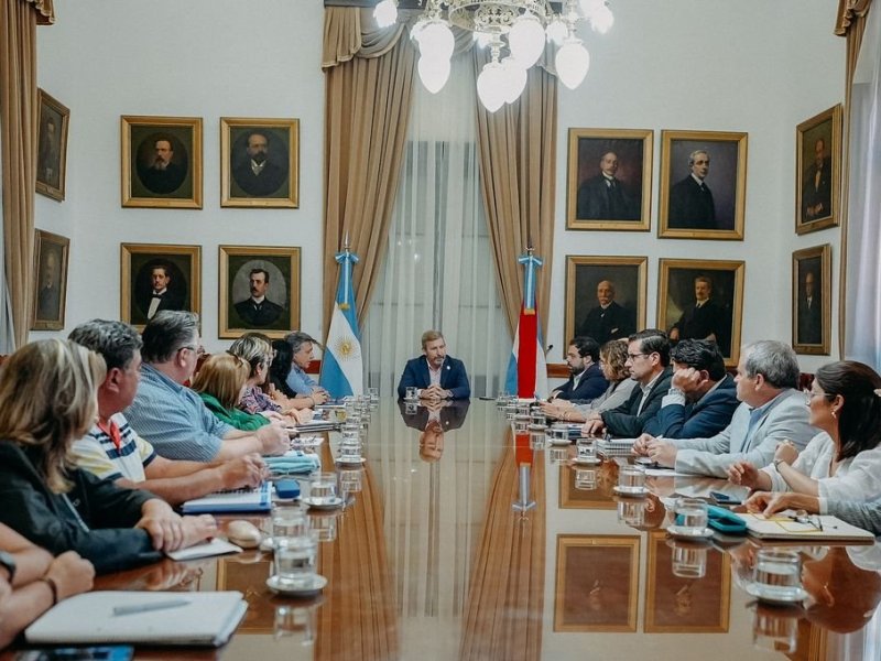 Encuentro del gobierno con gremios docentes: ¿Se reabren las paritarias?