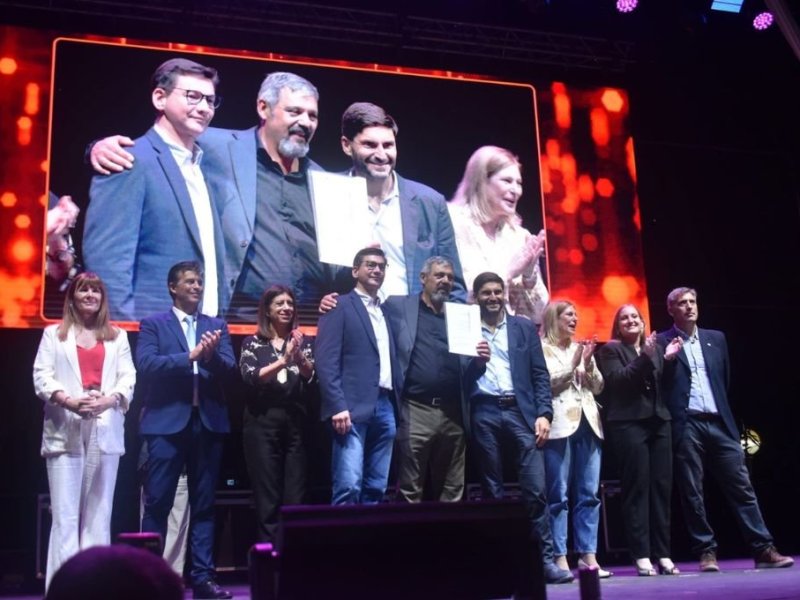 Coronda celebró la Fiesta Nacional de la Frutilla con tres noches de esplendor y una nueva reina