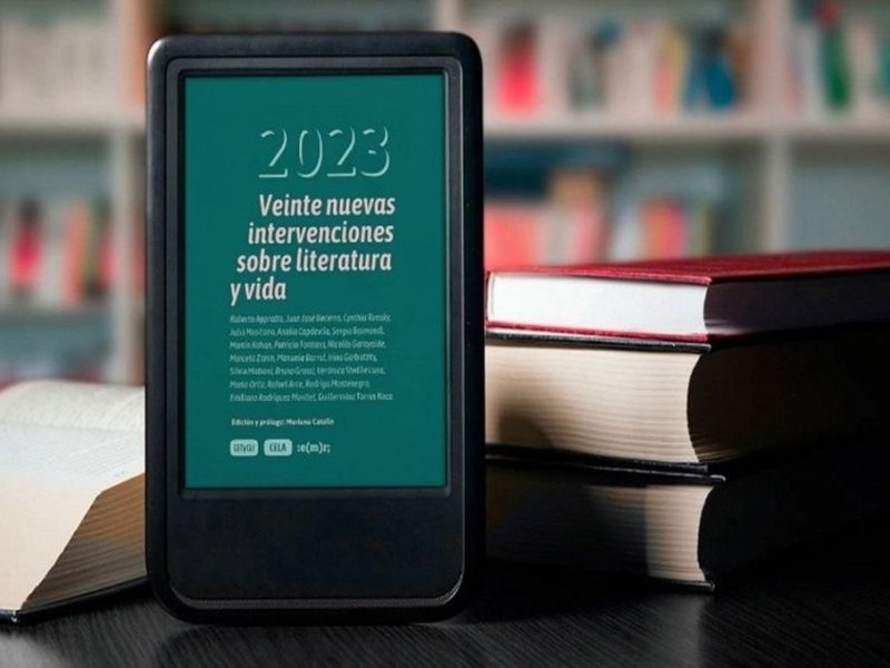 20 ensayos críticos: La literatura del yo puesta en discusión