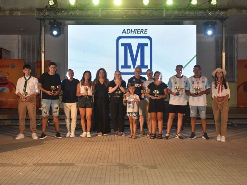 La Fiesta del Deporte Corondino no se olvidó de reconocer a ningún deportista de la ciudad