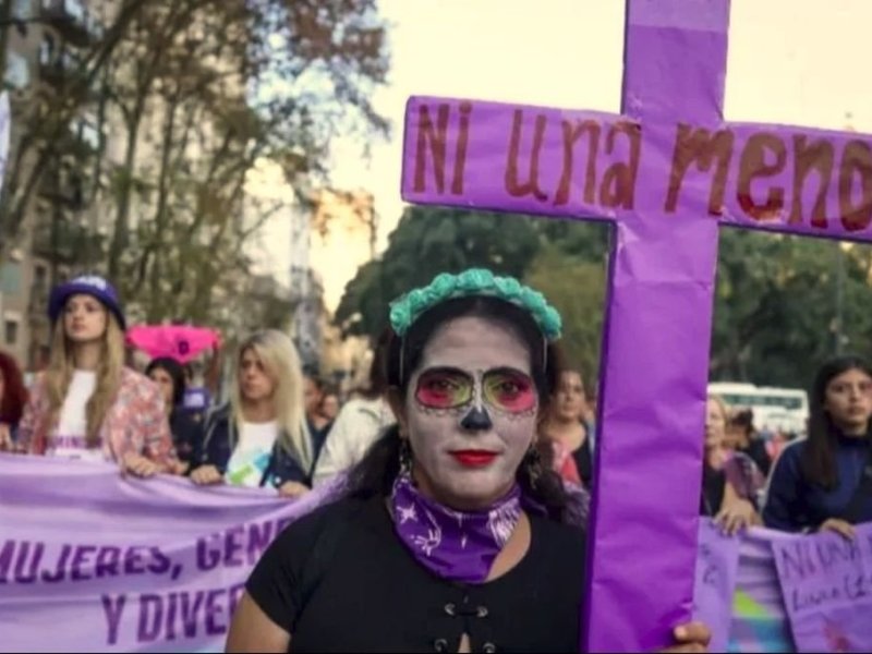 Agrupaciones feministas rechazan el proyecto para dejar de penalizar el femicidio