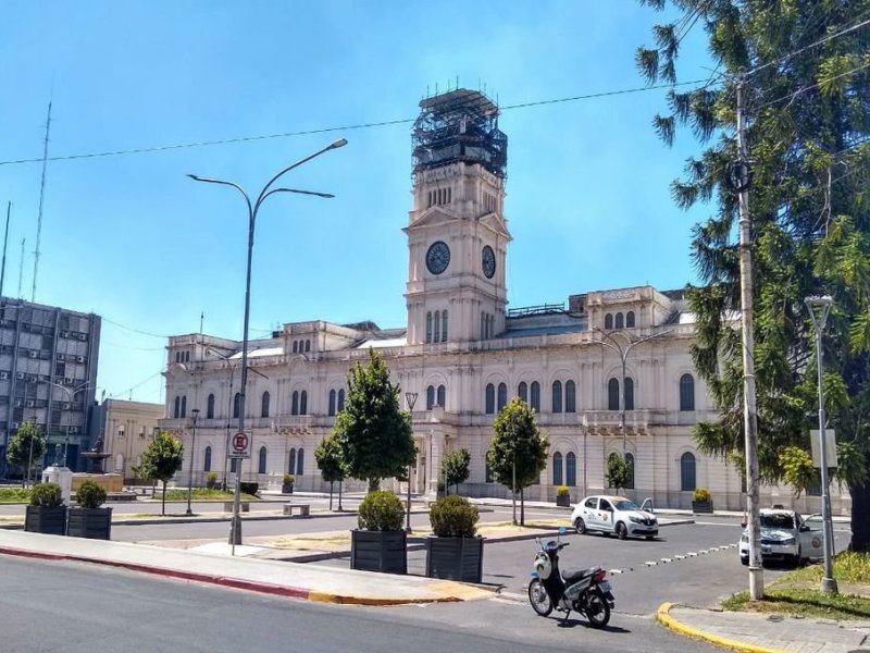 Impulsan un proyecto para construir cocheras subterráneas en plaza Mansilla