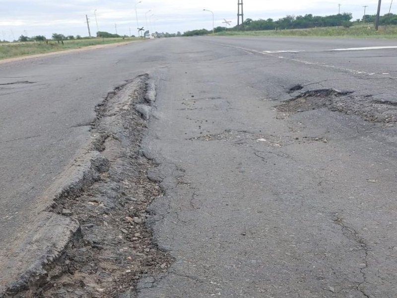 Ruta 20: vecinos advierten por el estado de abandono y deterioro que presenta el corredor provincial