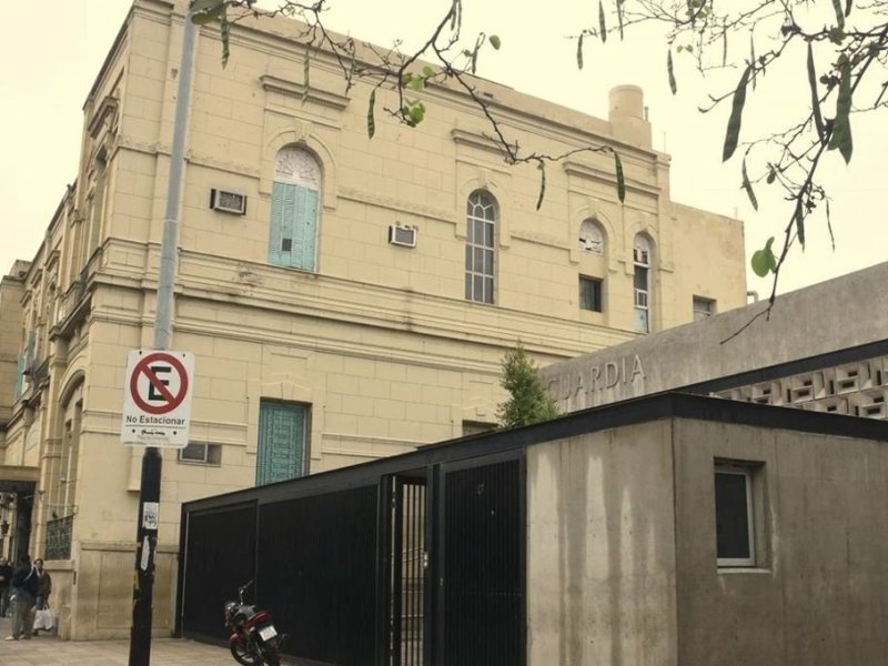 Entre la policía y el personal del hospital lograron salvarle la vida a un bebé de un año y medio