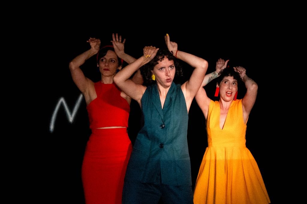Humor y drama entre amigas con la obra «Mal de amores»