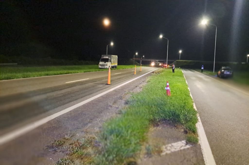Monje: un hombre murió atropellado por un camión en la autopista