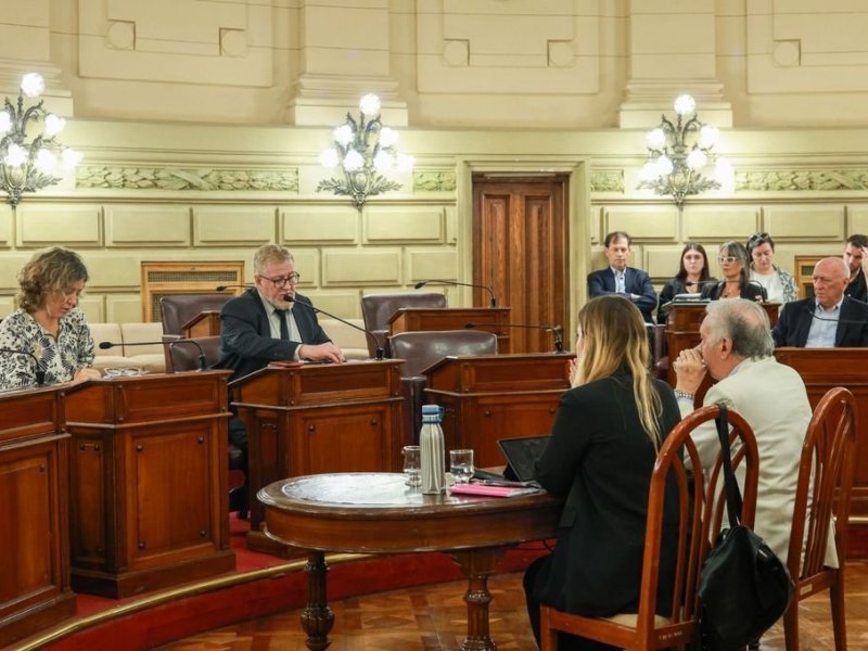 Legisladores deliberan sobre el futuro de un fiscal de Reconquista