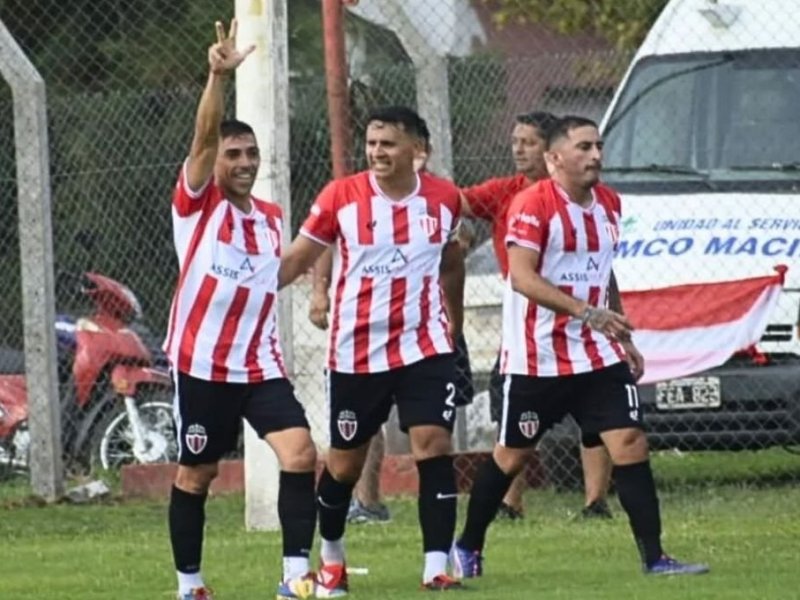Club Maciel festejó en el clásico de la Liga Totorense y llegó a la punta de la Zona 2