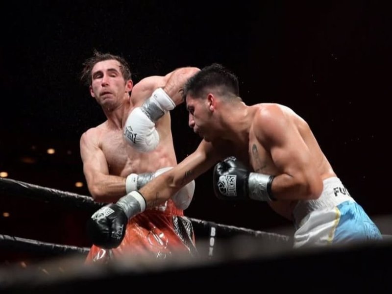 Brian Arregui volvió a la victoria tras cuatro peleas