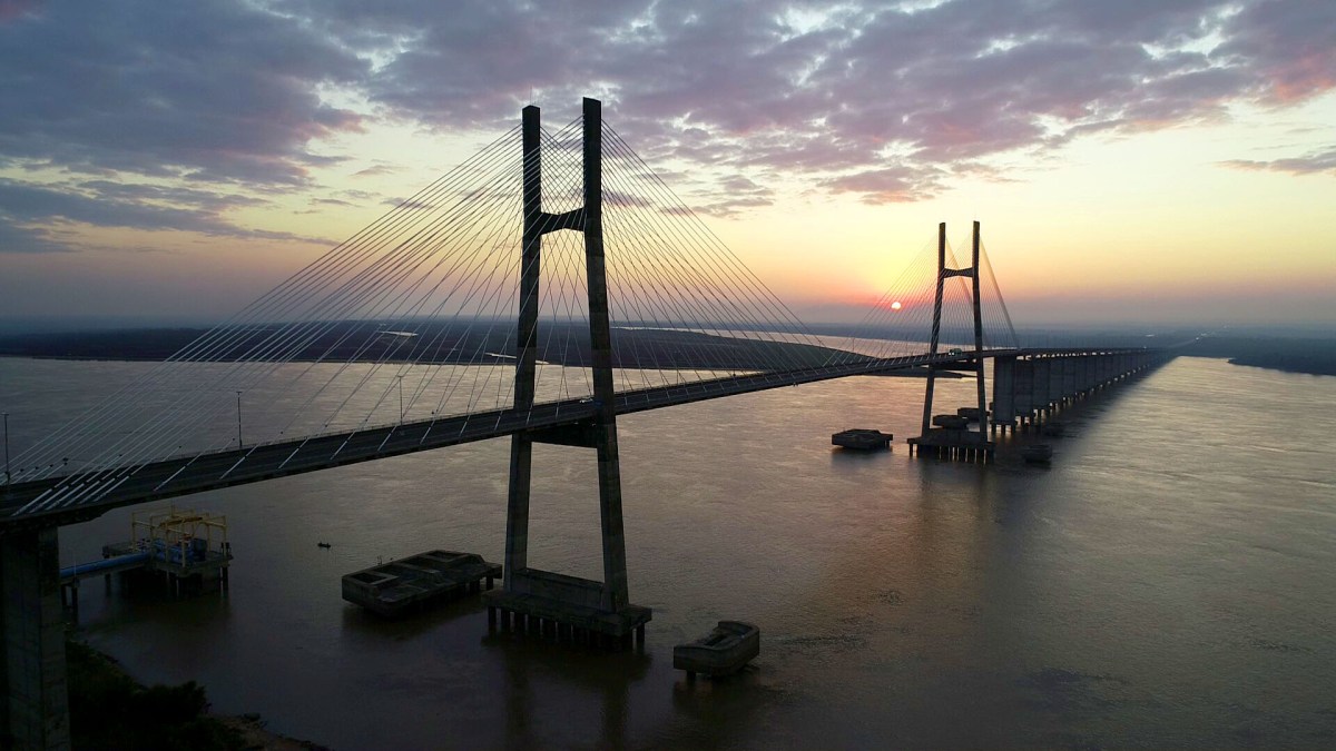 Asistencia garantizada, pero con conflictos: así se vive la transición en el puente Rosario Victoria