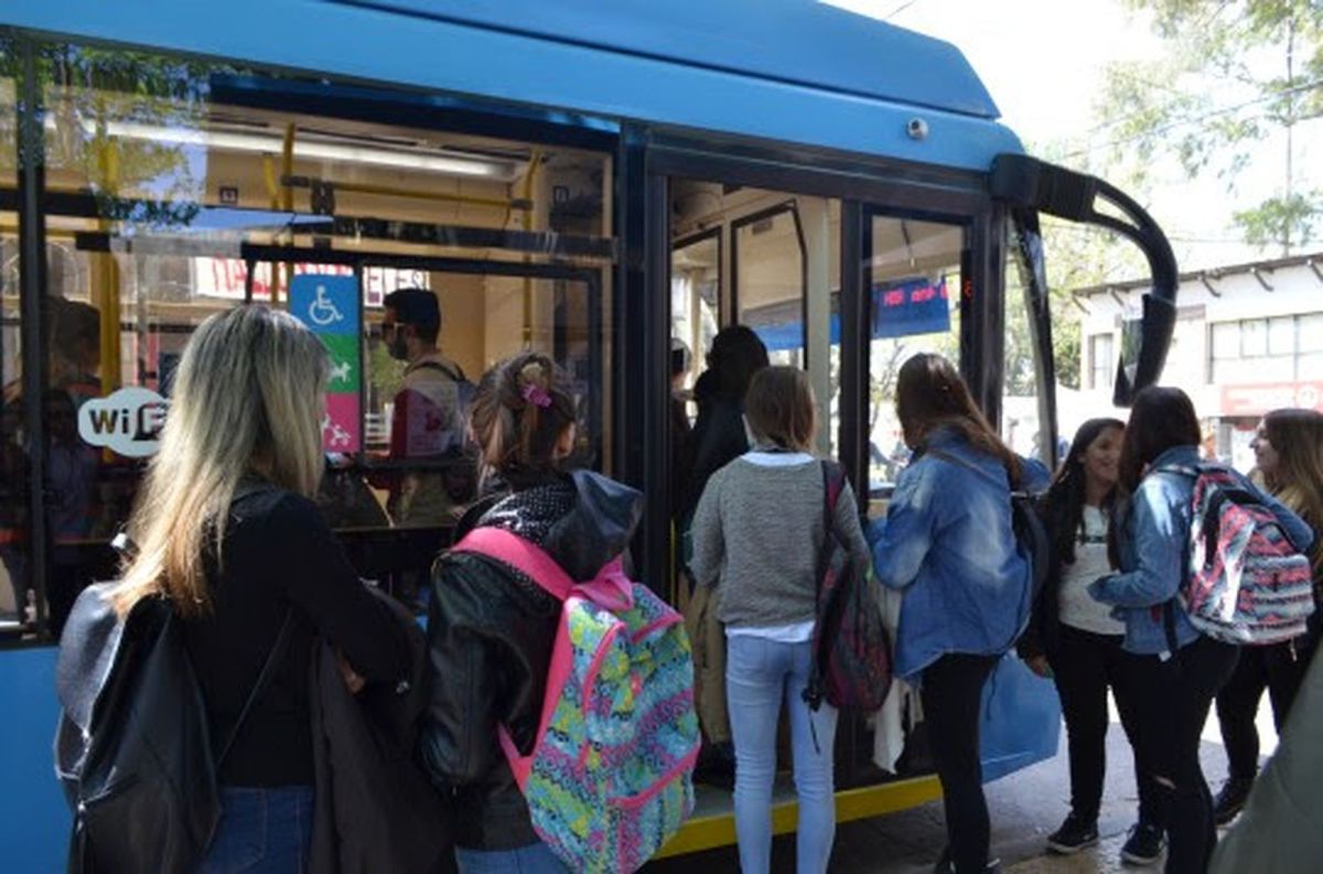 Rosario: Provincia y Municipio sostienen el transporte urbano tras la retirada de Nación