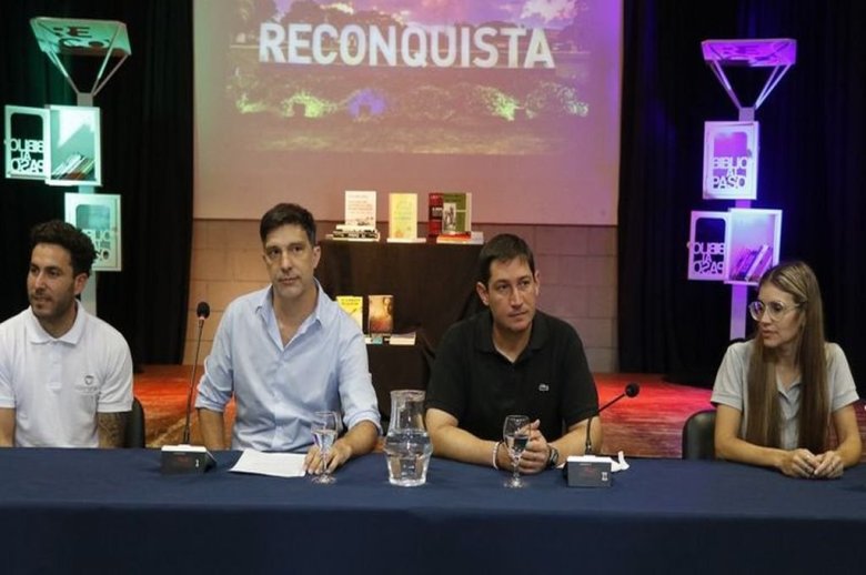Reconquista: lanzamiento de las Bibliotecas al Paso