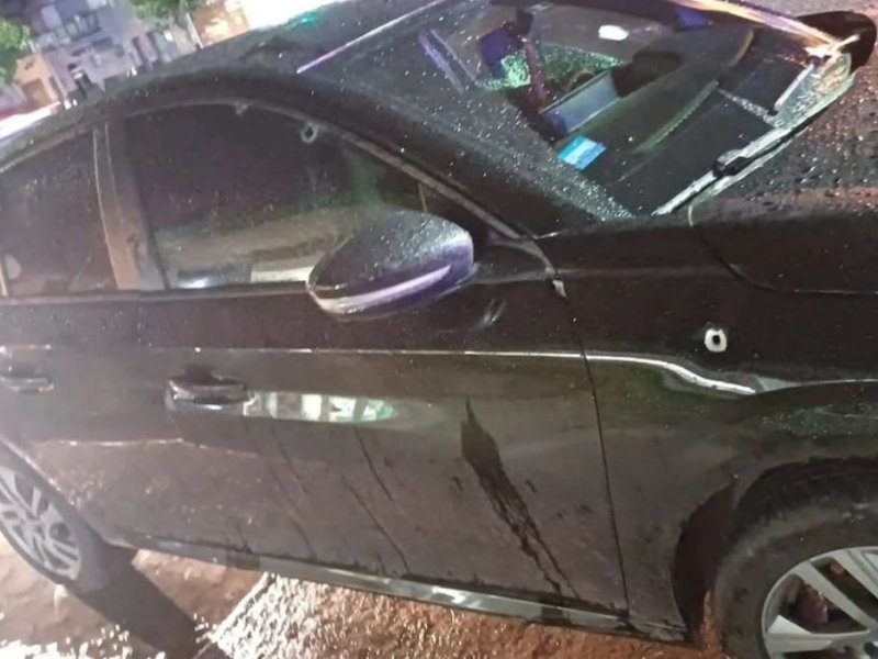 Grave ataque en Santa Fe: balearon el auto de un líder de la barra de Unión