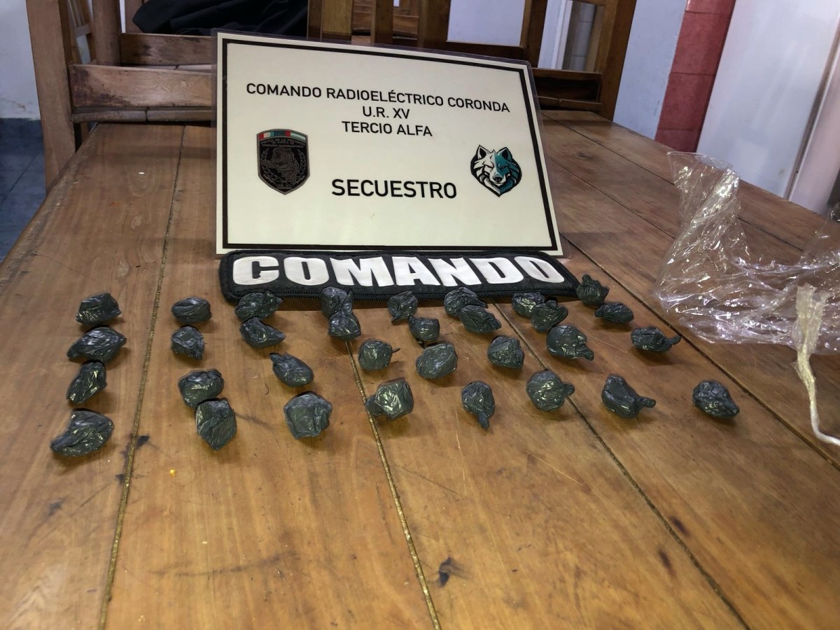 Detienen un menor en Coronda por llevar más de 30 bochas de marihuana entre sus prendas