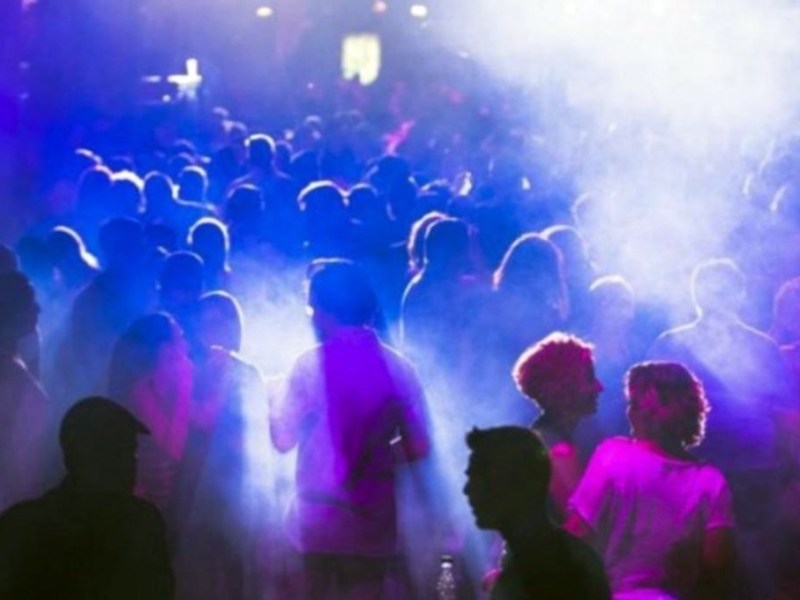 Proponen multas millonarias en Rosario por fiestas clandestinas en viviendas alquiladas