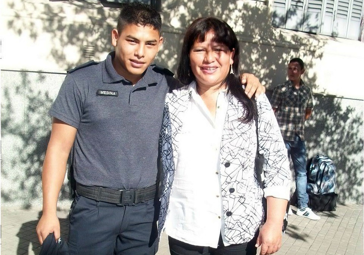 La buena del día: un policía devolvió dinero que le transfirieron por error