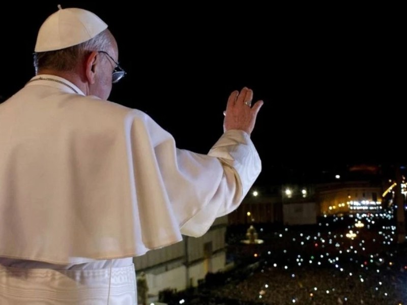 Colegios católicos de Rosario y la UCA homenajearon al papa Francisco