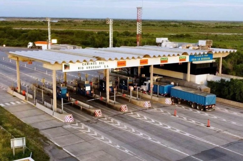 Crisis en el puente Rosario-Victoria: Vialidad Nacional asume el control y suspenden el peaje