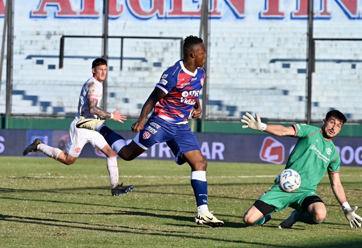 Unión perdió sobre el final y no logra salir del pozo