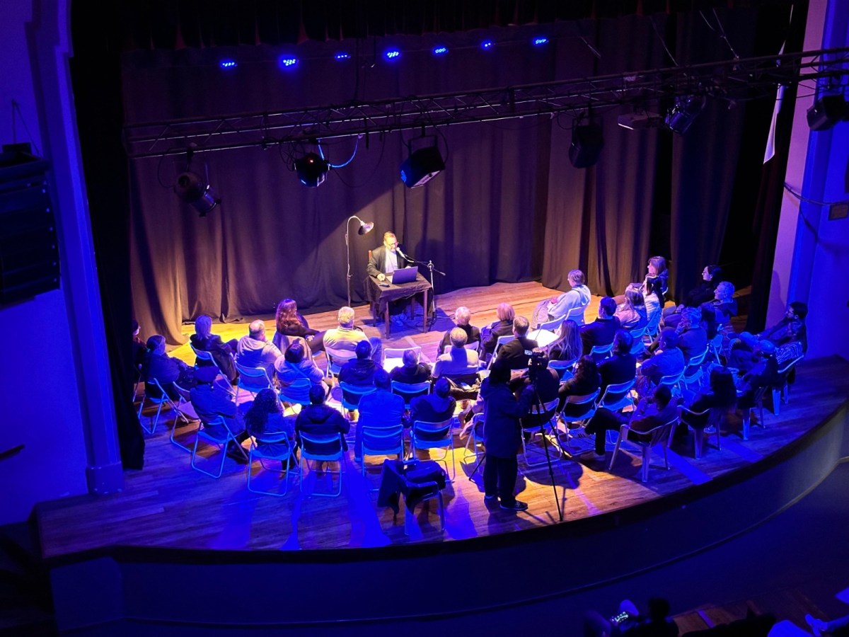 Un artista casildense presentará en Rosario su recital de cuentos “A voz te cuento”