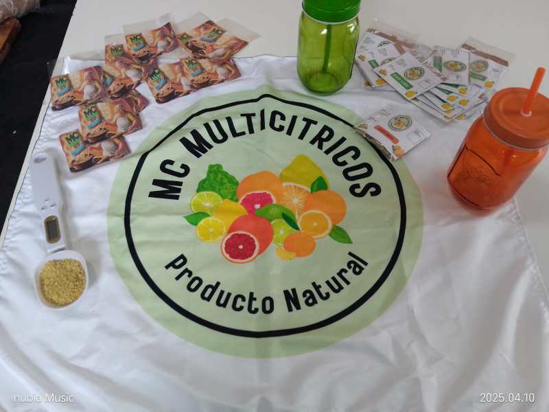 Alumnos de Las Petacas producen jugo y sopa en polvo con cítricos y verduras excedentes en la localidad