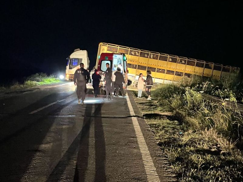 Un camión y un auto chocaron en la Ruta 11, entre Coronda y Arocena