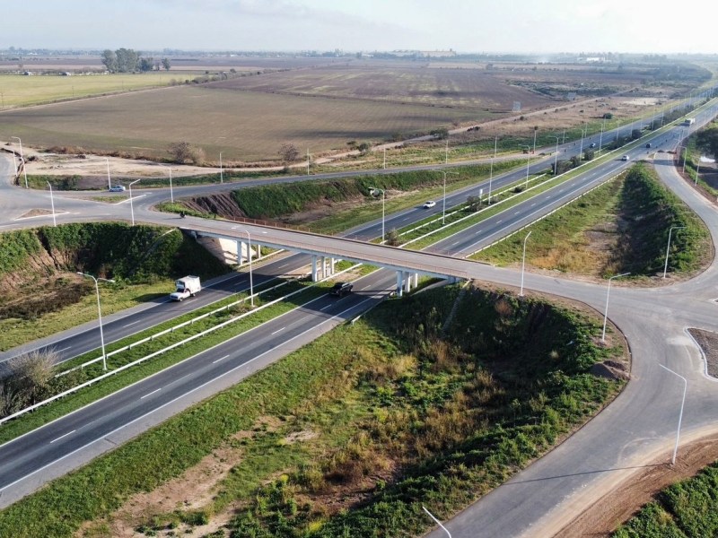 Un peatón murió atropellado por un camión en la autopista a la altura de Fray Luis Beltrán