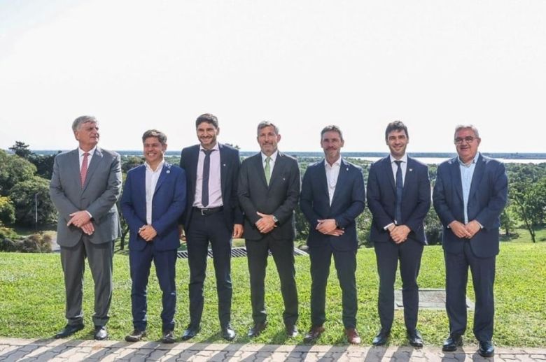 Gobernadores se reunieron en Paraná y alzaron la voz para discutir el reparto de cargas e ingresos