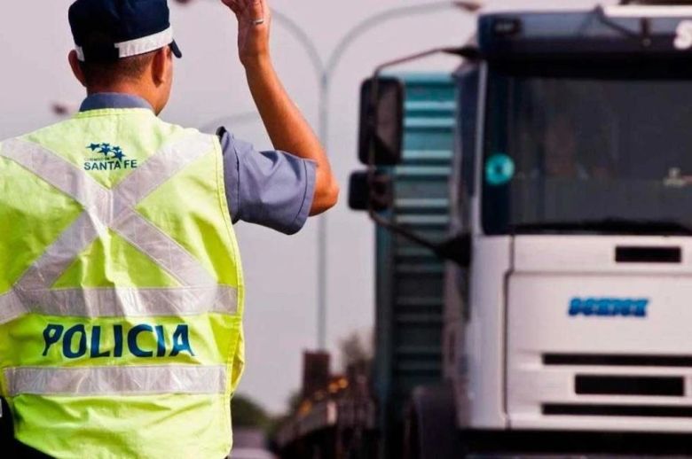Santa Fe adhiere parcialmente a la nueva ley de tránsito: cómo seguirán los controles y la renovación de licencias