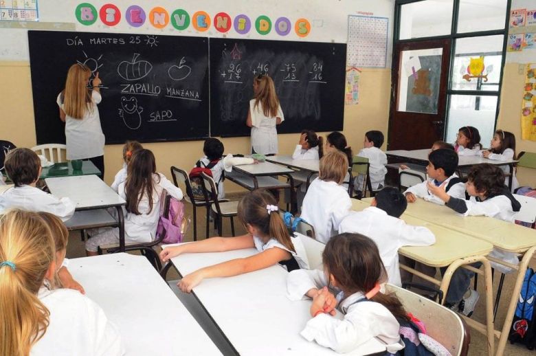Es oficial el aumento salarial para los docentes santafesinos
