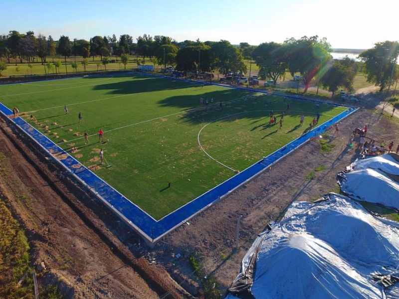 Inauguran la primera cancha de hockey sobre césped sintético del norte entrerriano