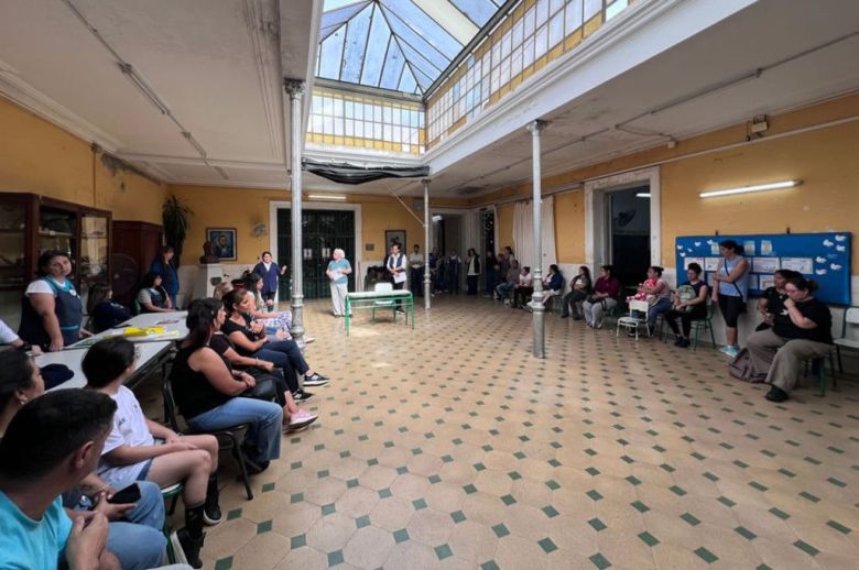 Ante el mal estado edilicio, evalúan trasladar clases a parroquias o salones barriales