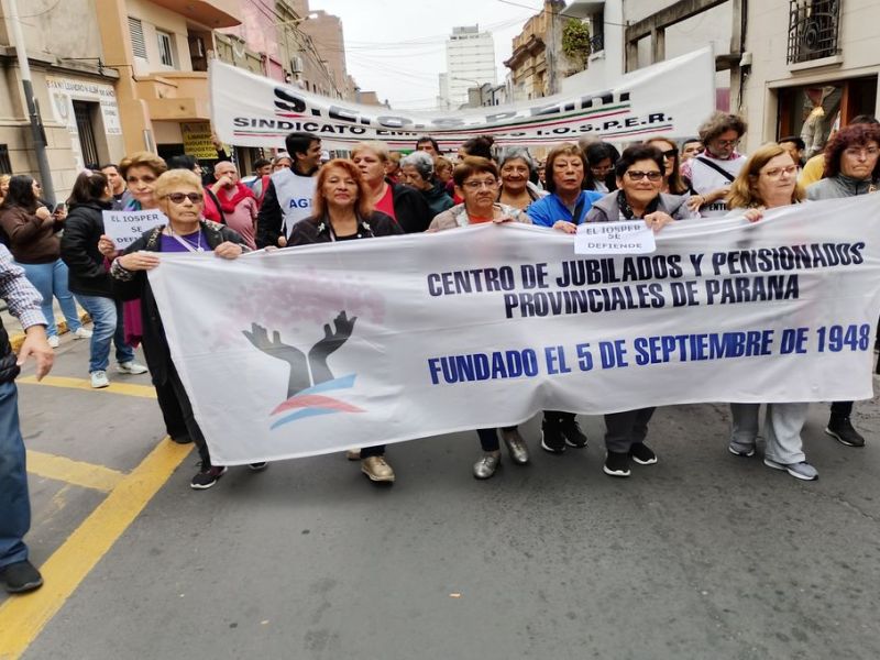 Jubilados también se movilizaron contra los cambios en el Iosper