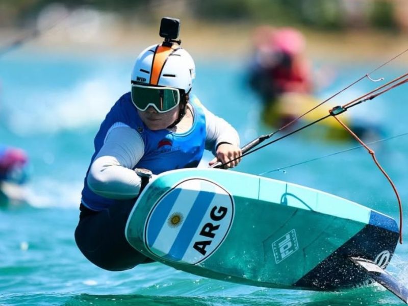 Histórica actuación en Turquía de joven representante entrerriana de kitesurf
